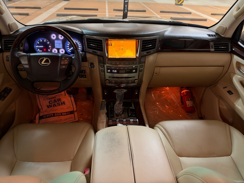 2011 Lexus LX570 ( Full wakala ) - 13