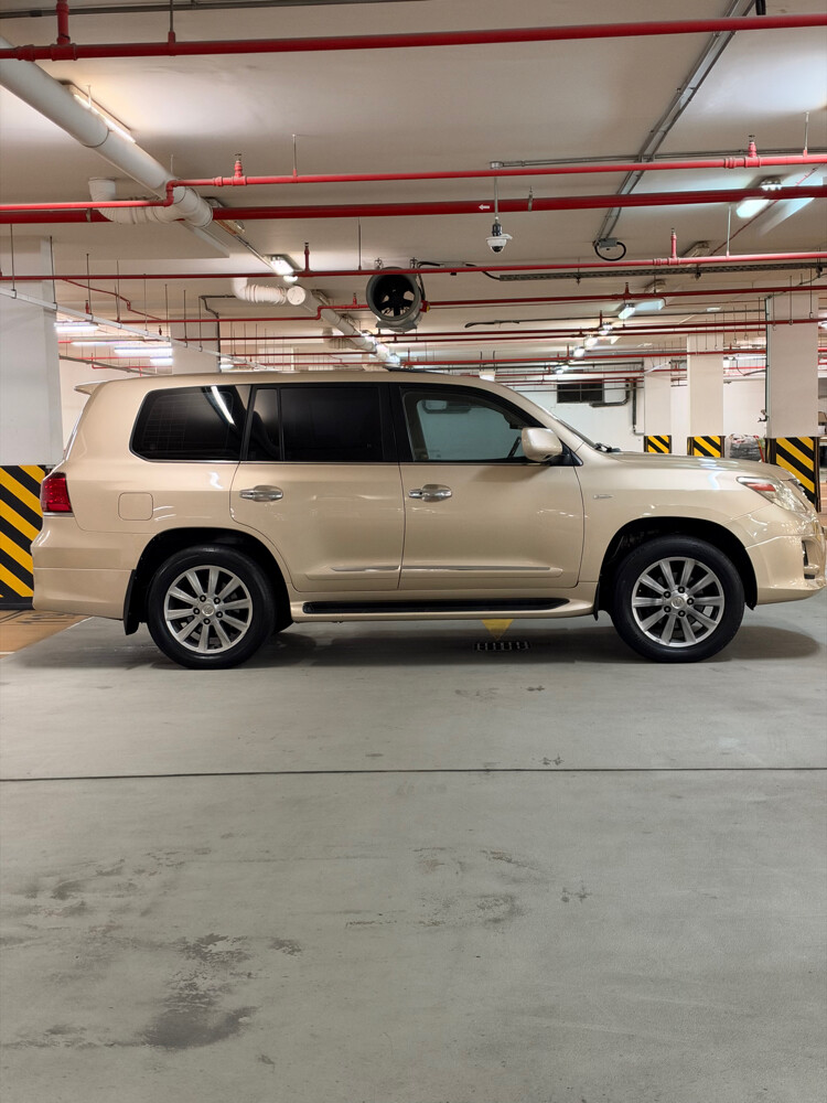 2011 Lexus LX570 ( Full wakala ) - 2