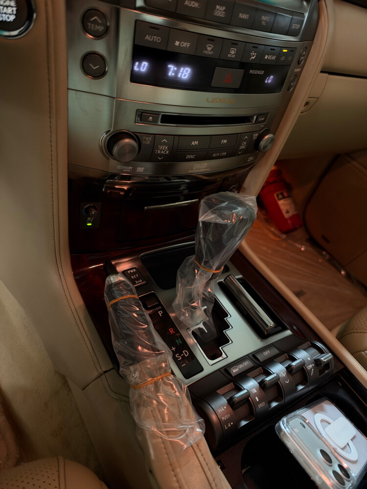 2011 Lexus LX570 ( Full wakala ) - 14