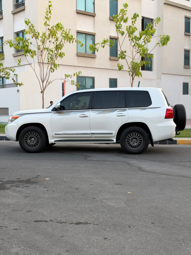 2015 Gxr V8 Limited (Leather+Diff) - 1