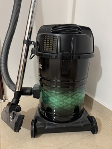 A new Unused Pansonic brand vacuum  - 1