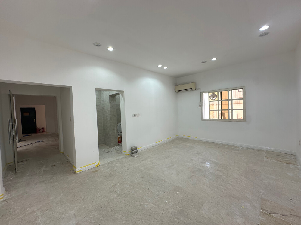 Villa in Al Dafna on the main road - 7