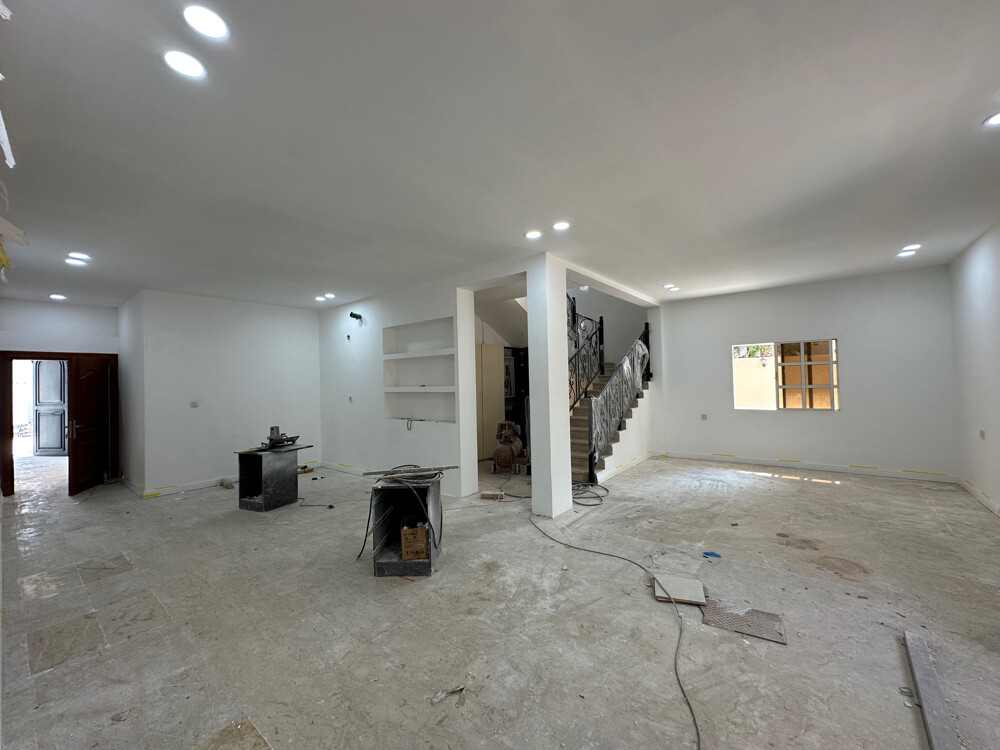 Villa in Al Dafna on the main road - 8