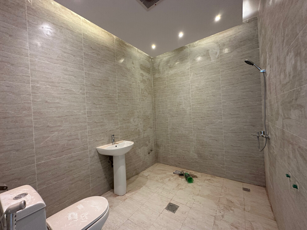 Villa in Al Dafna on the main road - 10