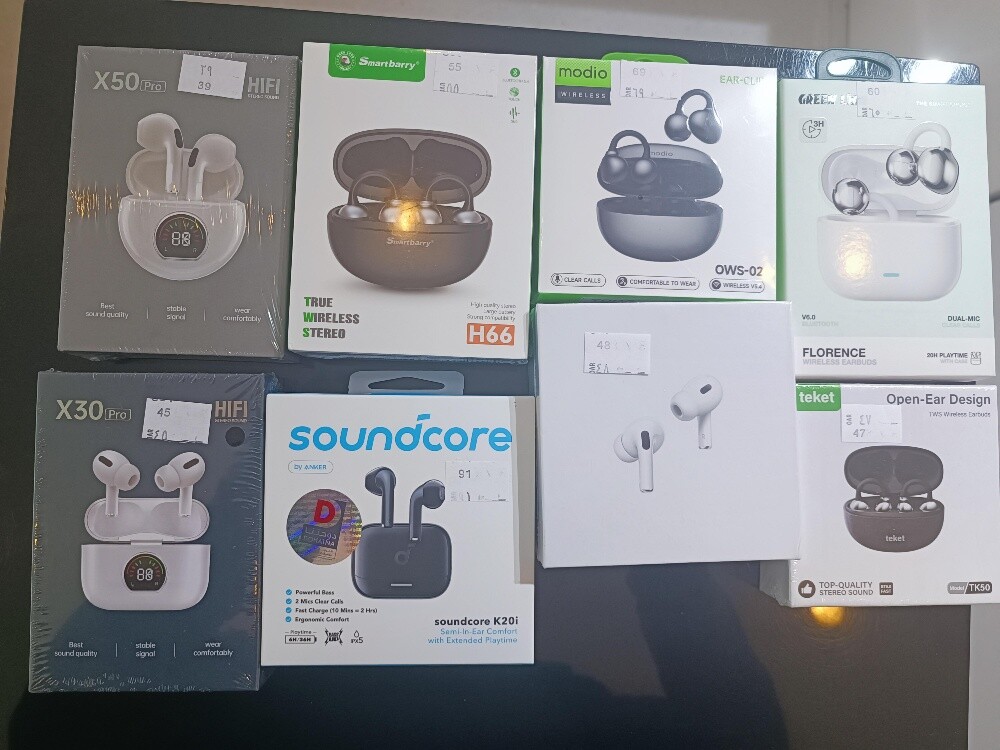 Bluetooth Earbuds - 1