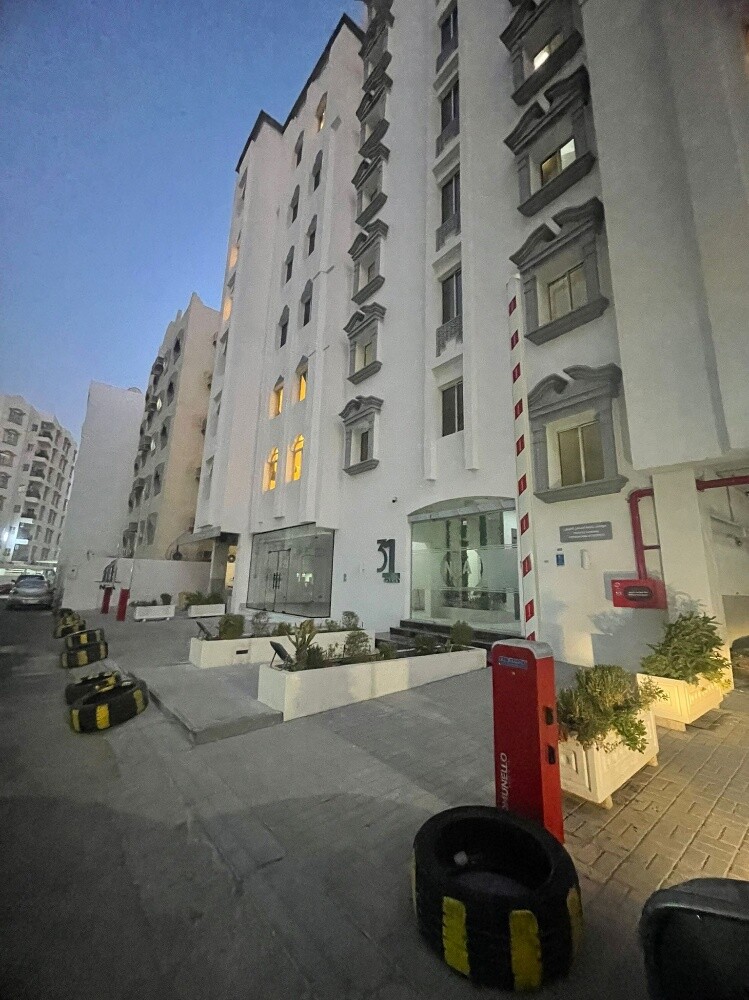 Fully Furnished 2BHK, Um Ghuwailina - 1