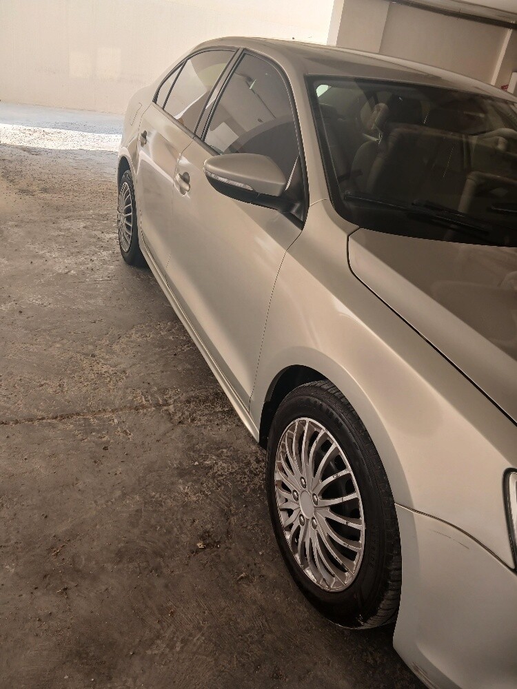 Volkswagen Jetta 2012 — 1.6L - 3