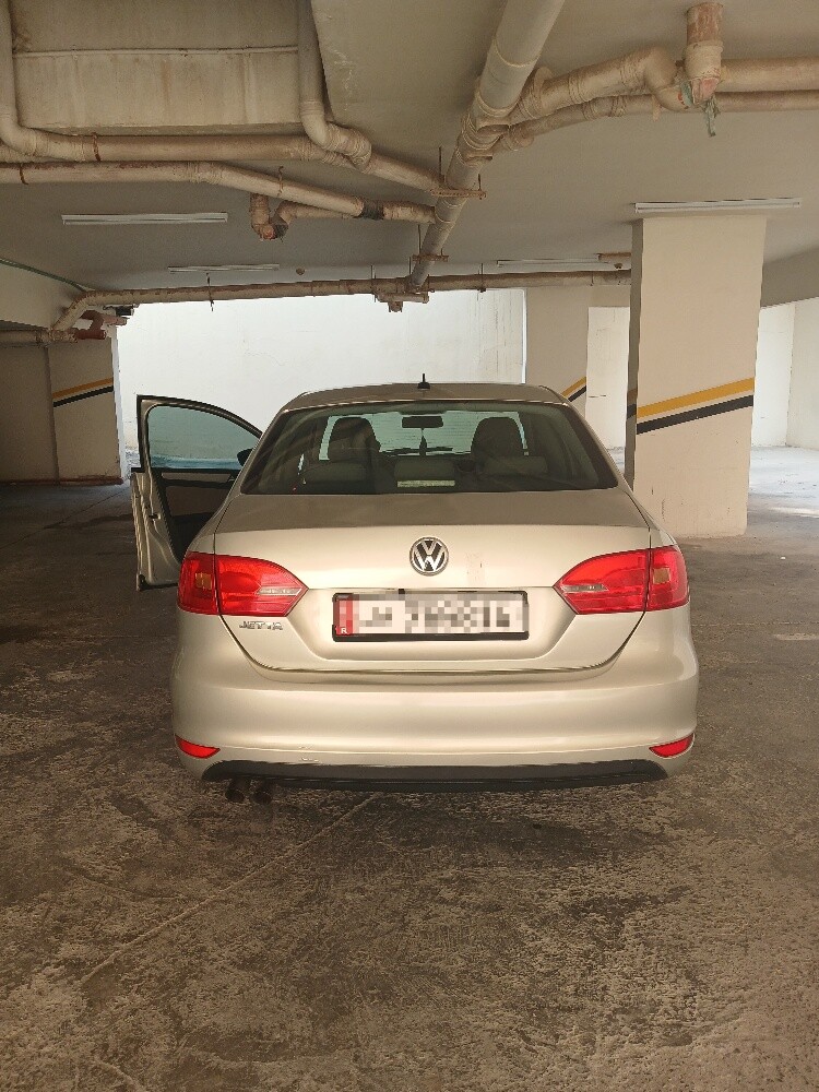 Volkswagen Jetta 2012 — 1.6L - 4