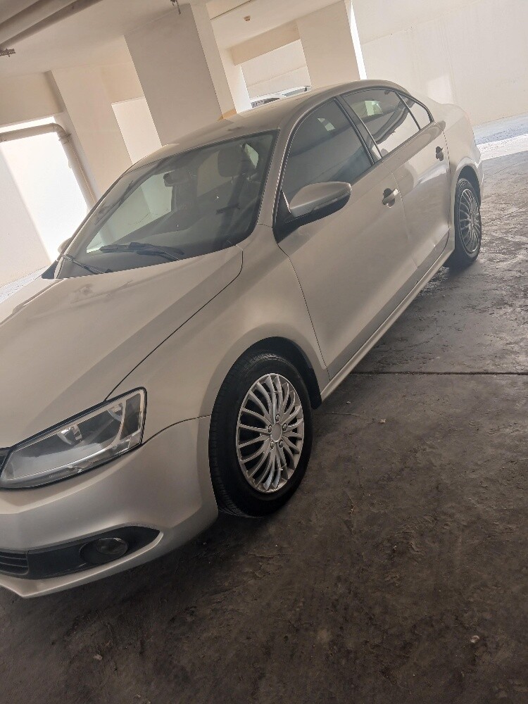 Volkswagen Jetta 2012 — 1.6L - 2