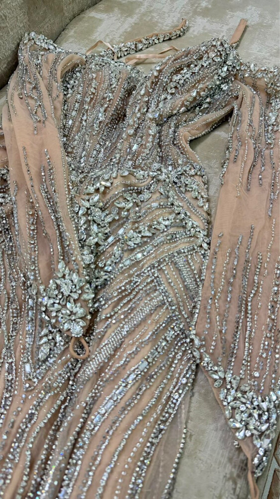 فساتين للبيع. - 2