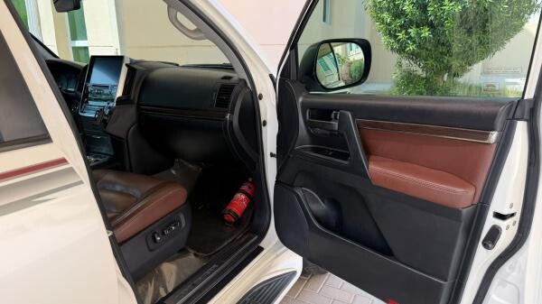 Toyota Land Cruiser GXR 2018 - 3