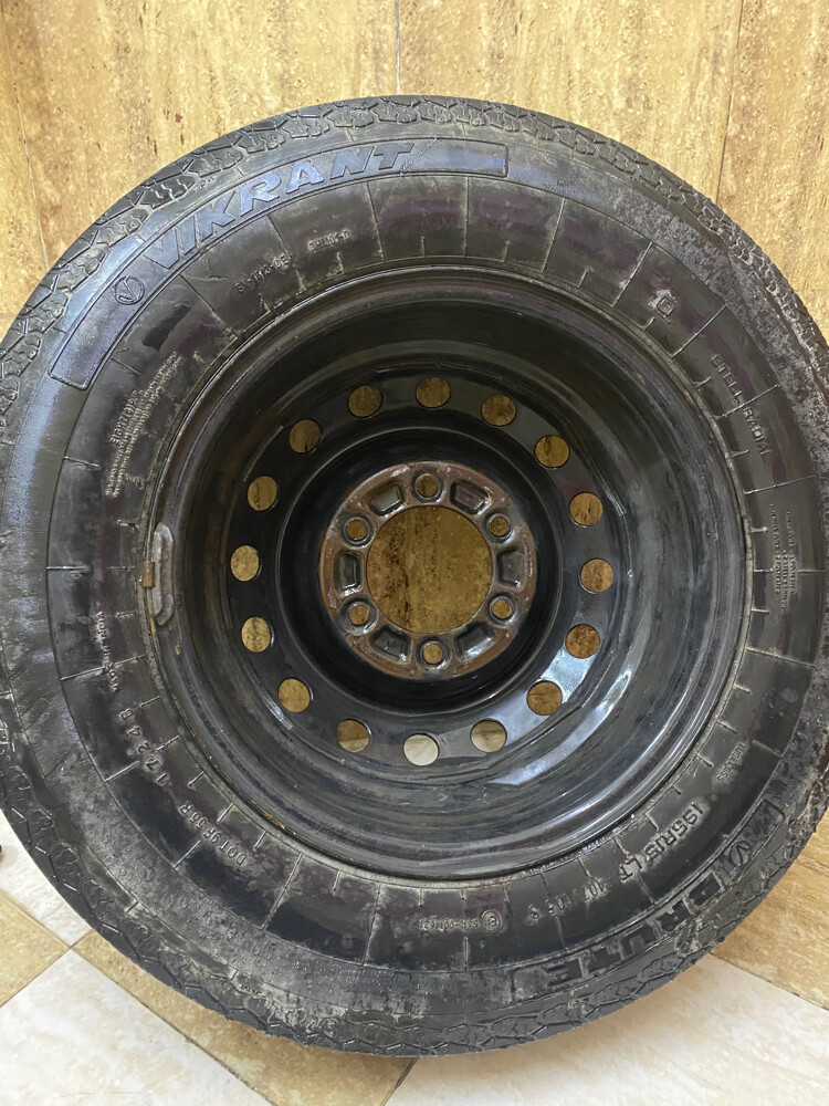 Toyota small bus tire - 3