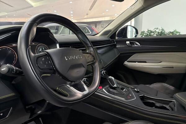 LYNK & CO 05 2.0T HYPER HALO 2024 - 12