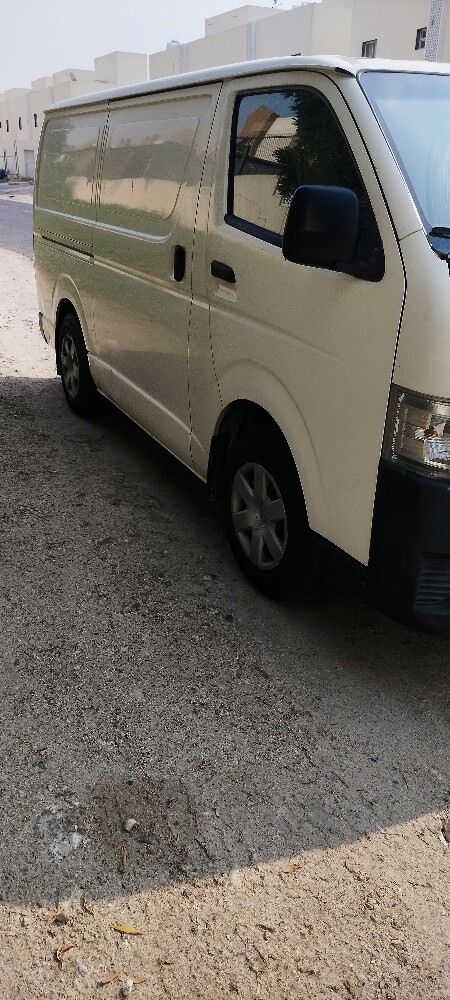 Toyota cargo van - 3