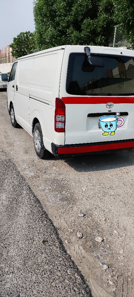 Toyota cargo van - 2