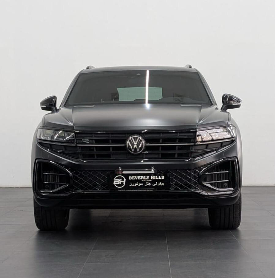 2025 Volkswagen Touareg R-line  - 4