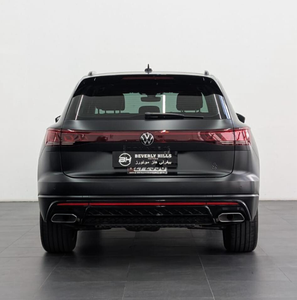 2025 Volkswagen Touareg R-line  - 5