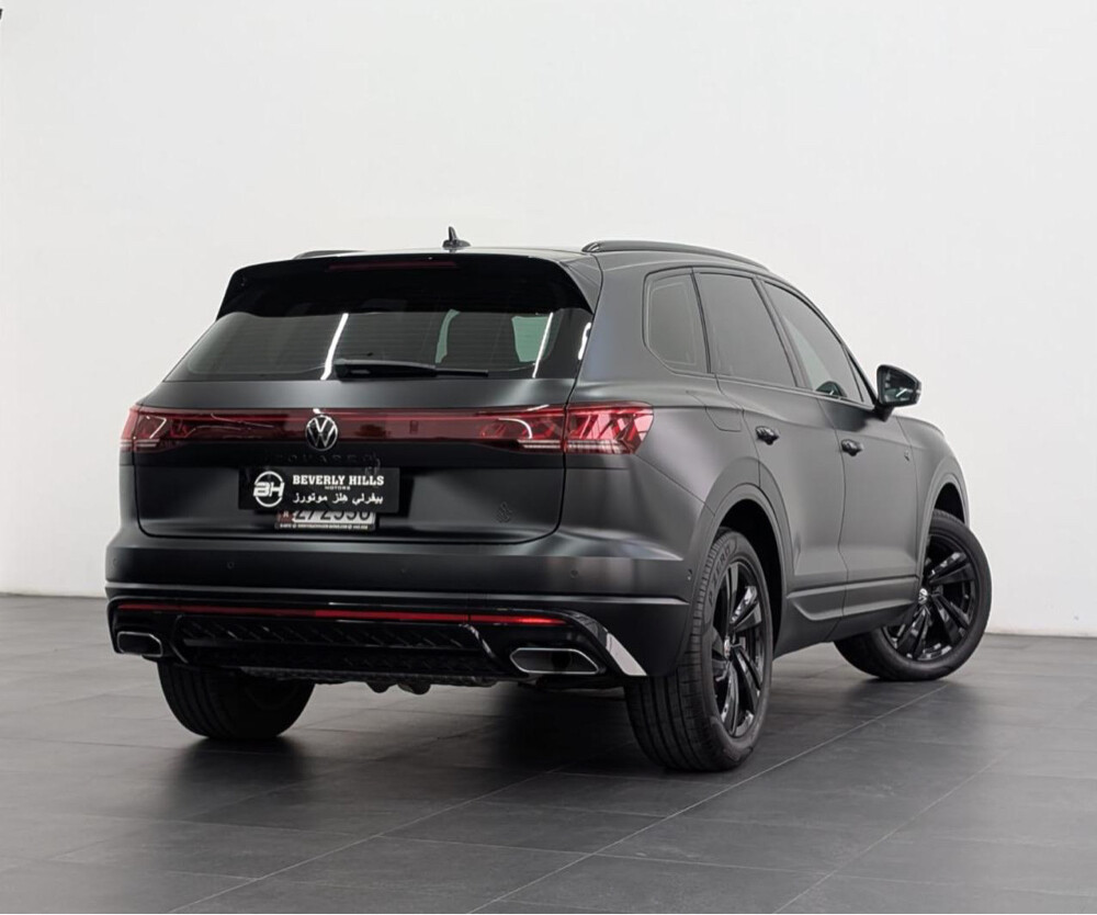 2025 Volkswagen Touareg R-line  - 2