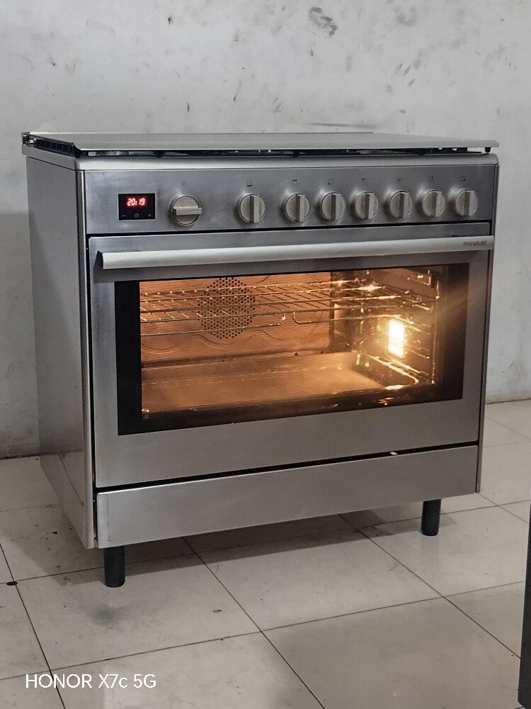 BOSCH ITALYAN full gas cooker - 2
