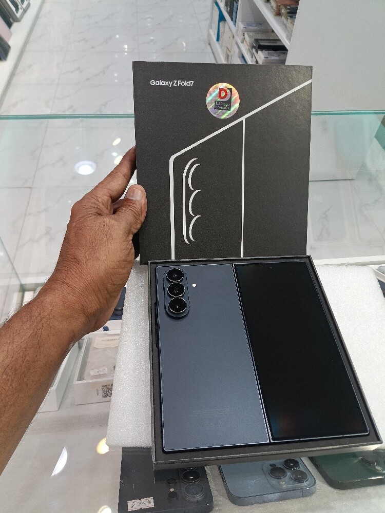 Galaxy Z fold 7 1tb 16ram with war - 1
