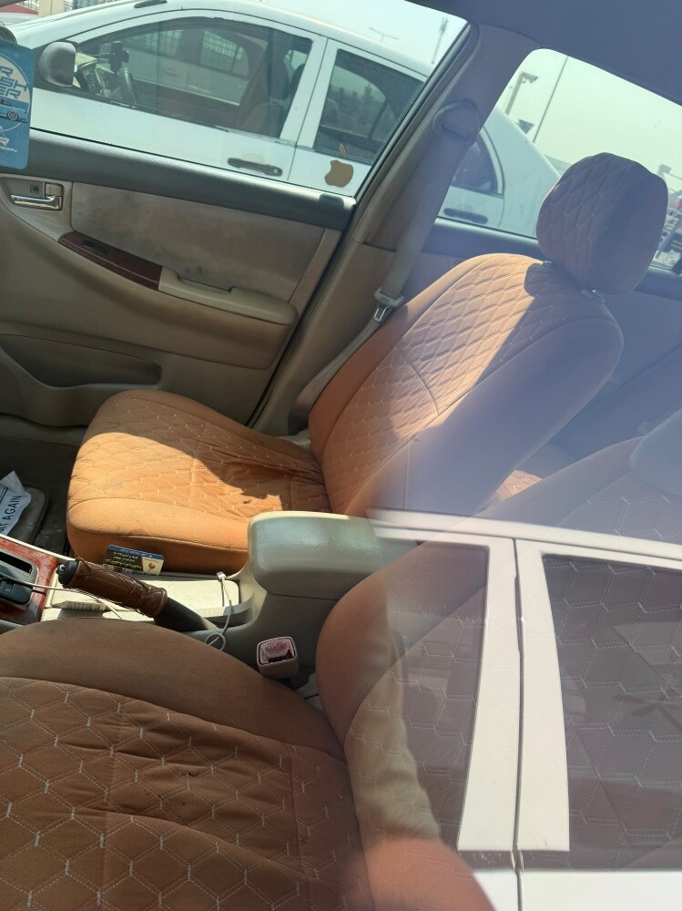 Toyota Corolla - 4