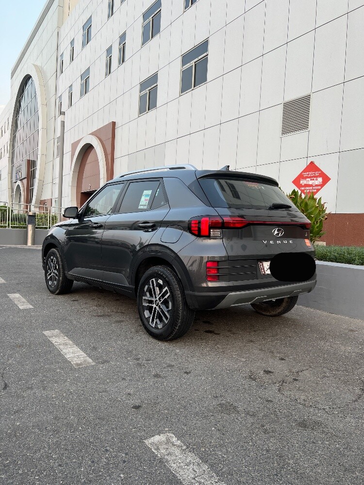 hyundai venue - 3