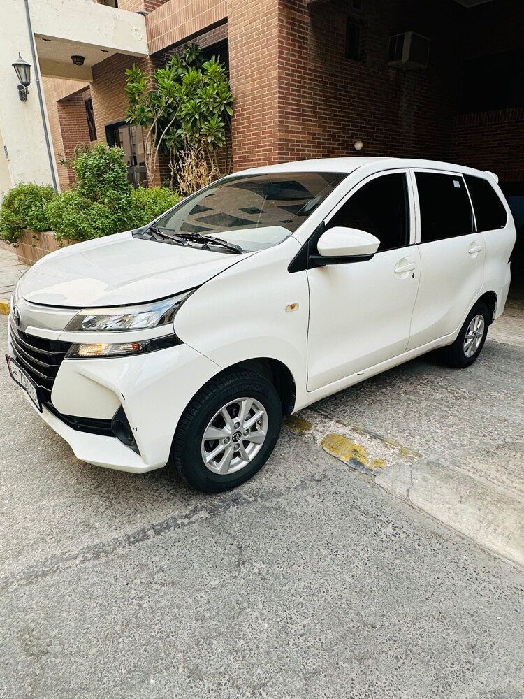 Toyota Azanza Like New - 8
