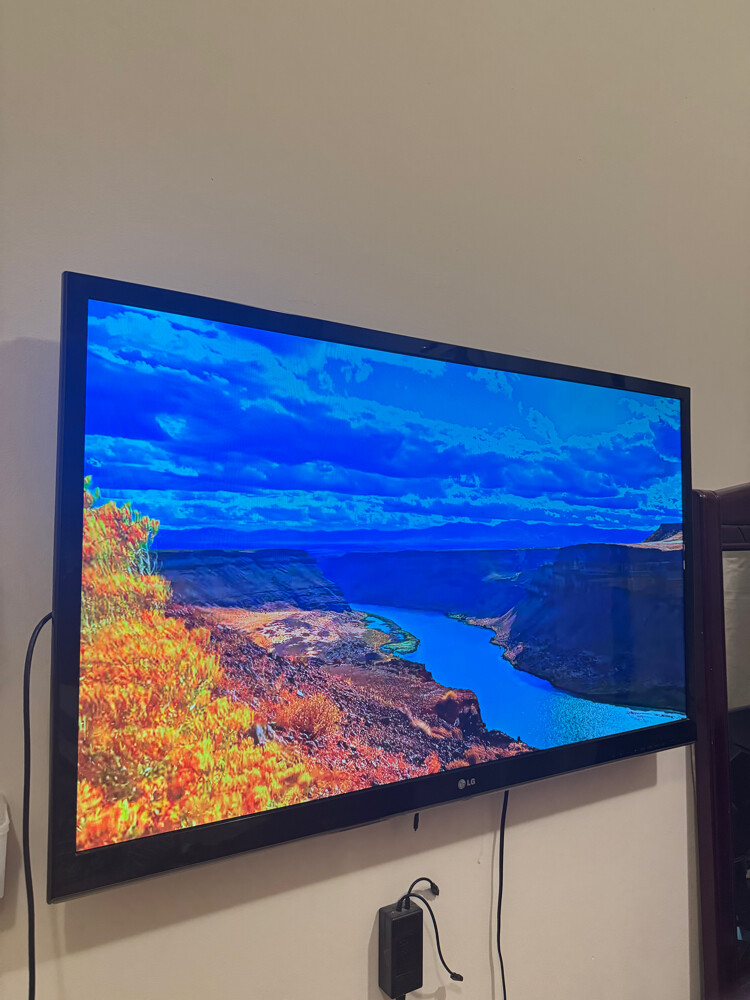 LG 42 Inch HD Tv  - 2
