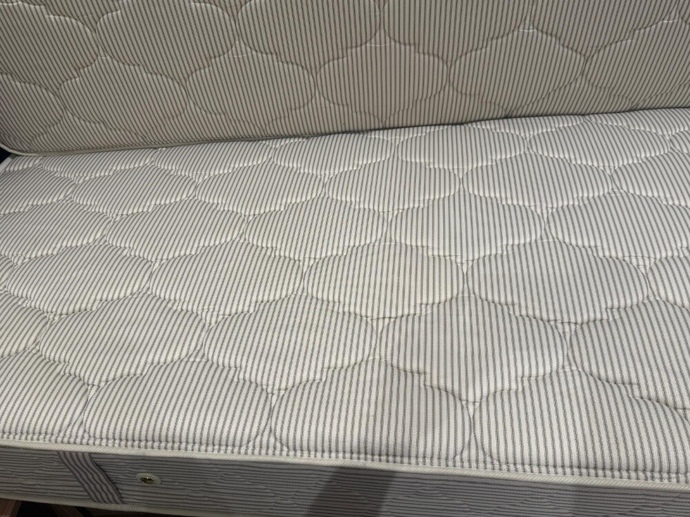 Mattress like new - 8