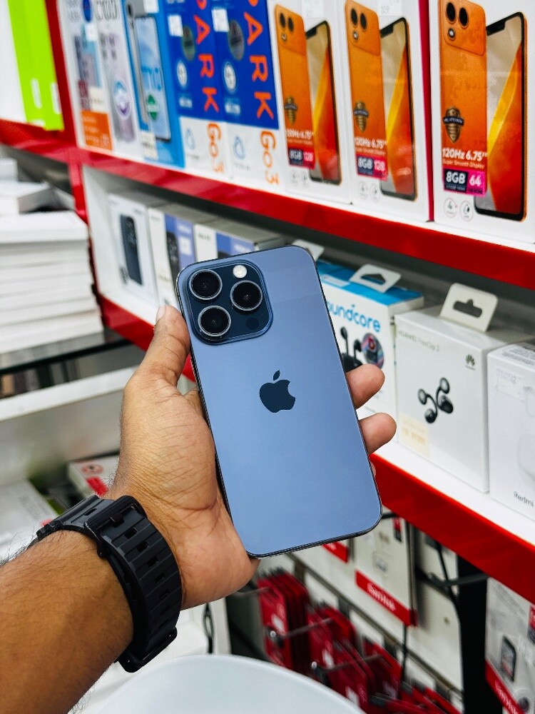 I phone 15 pro 256 gb - 1