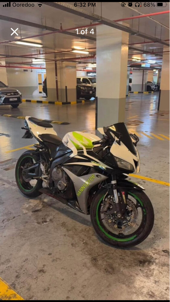 HONDA CBR600RR - 1