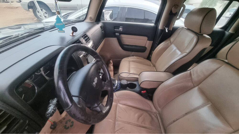 Hummer H3 2006 model. - 1
