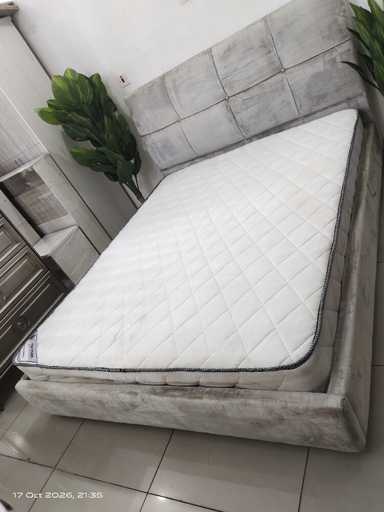 Queen size bedroom set for sale - 7