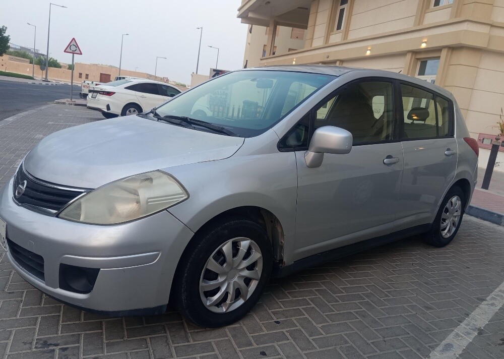 NISSAN TIDA 2011 - 5