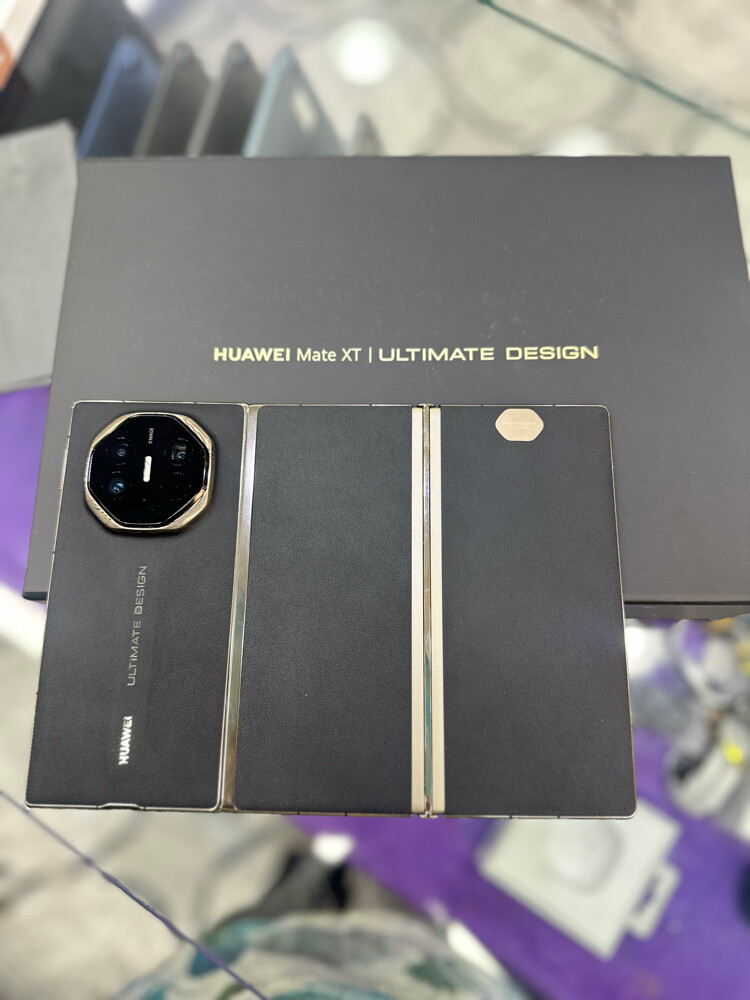 huawei mate xt - 3