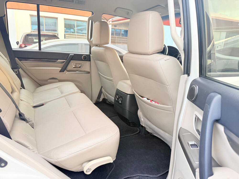 Mitsubishi pajero - 8