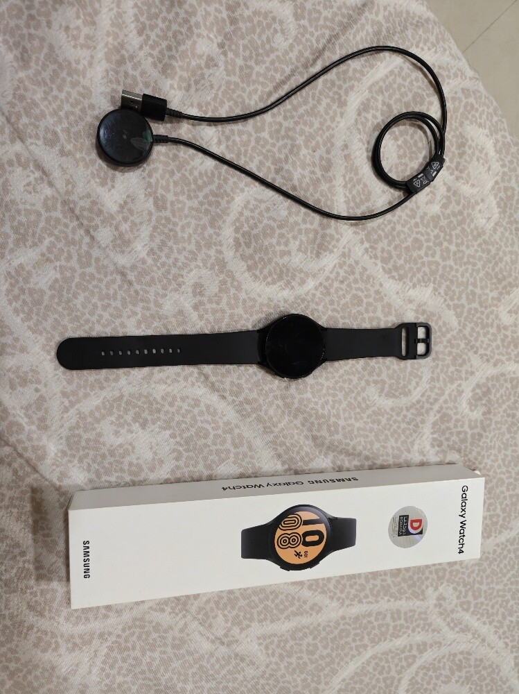 Samsung Galaxy Watch 4 - 1