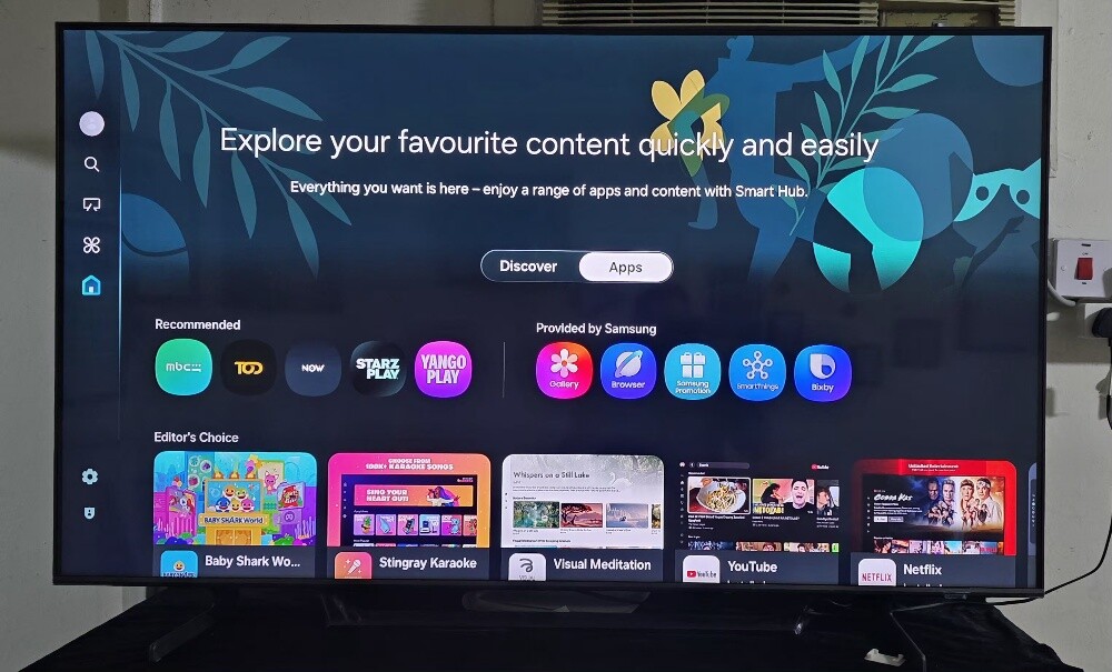 Samsung 55" 4K UHD QLED smart tv - 2
