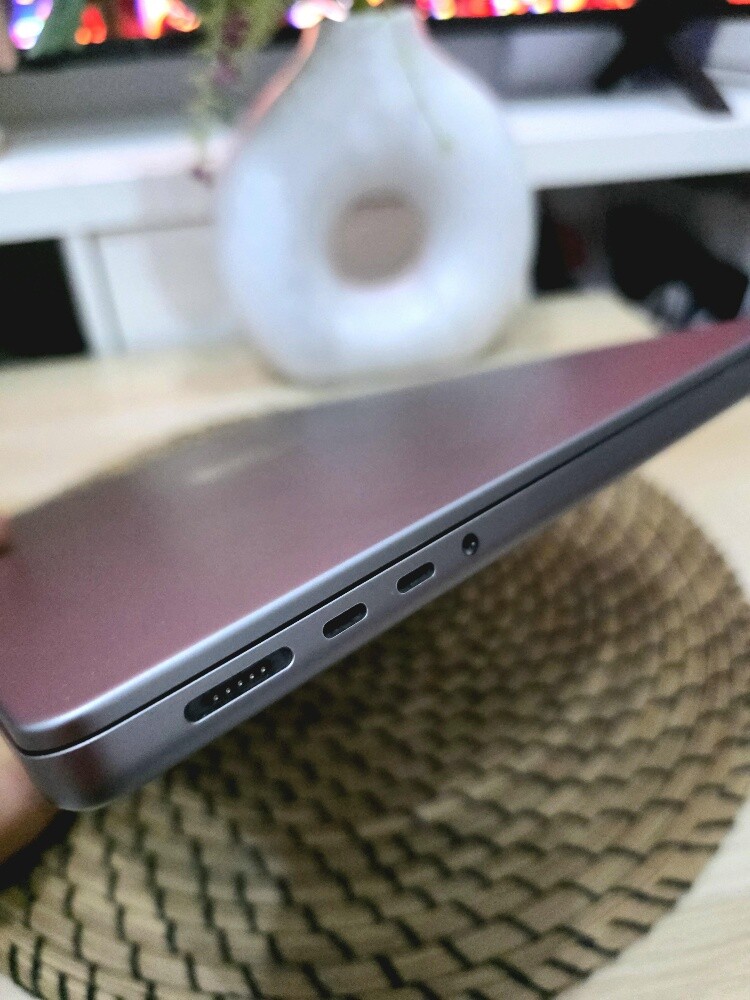 16/1TB 14" Macbook M2 Pro Gray - 5