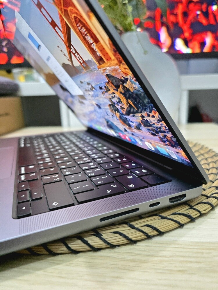 16/1TB 14" Macbook M2 Pro Gray - 3