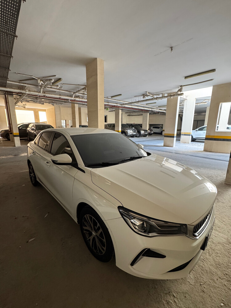 Almost New Emgrand - 4