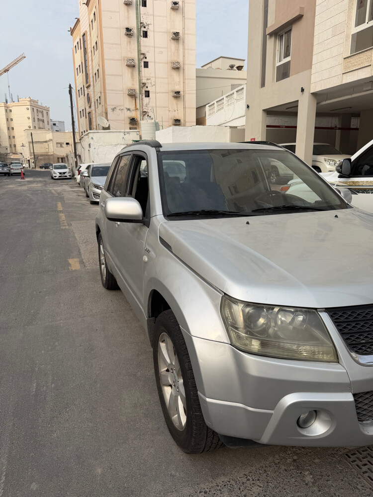 Suzuki Grand Vitara  - 1