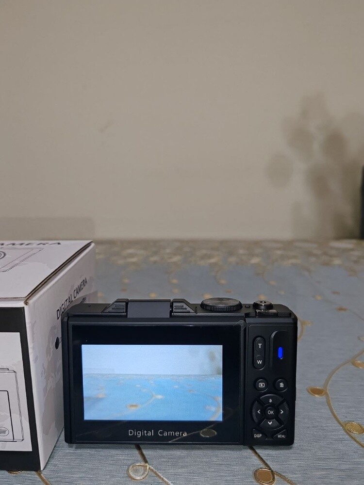 DIGITAL LENS CAMERA  4k - 8