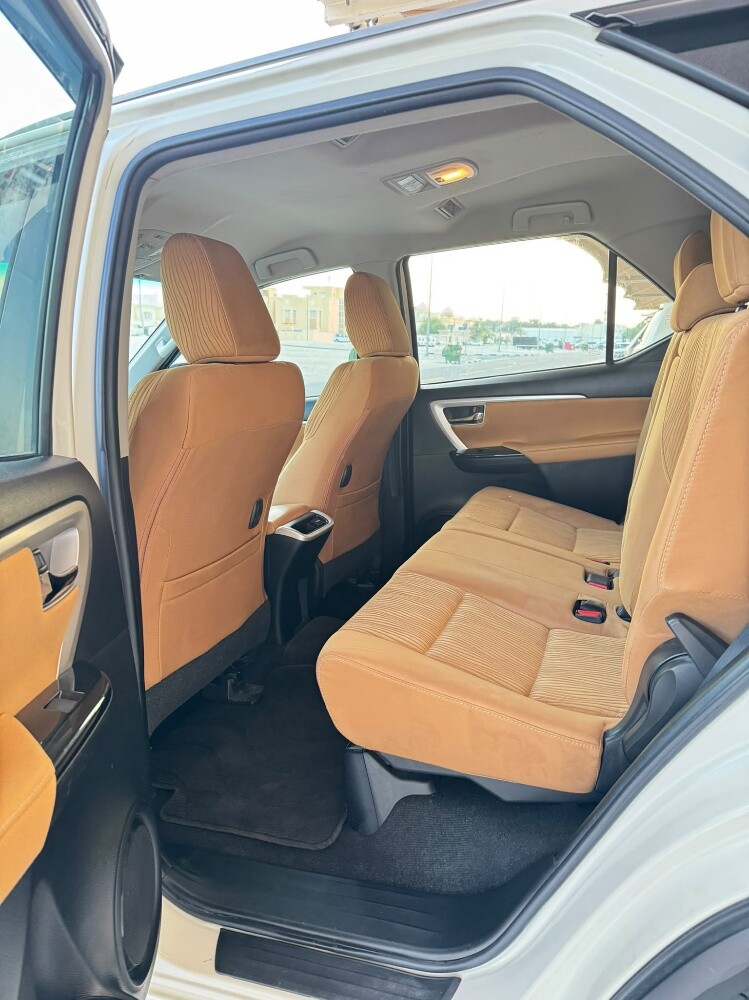 TOYOTA Fortuner 2019 model V6 - 6