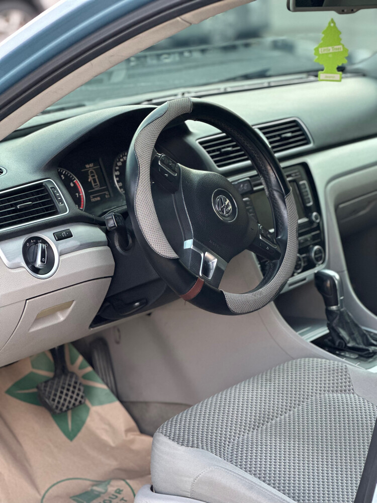 VW 2013 Passat KM 190k Clean - 2