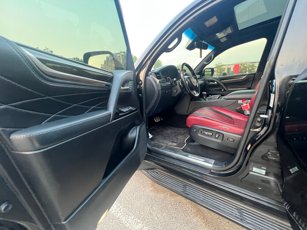 LX570 black editon 2019 - 19
