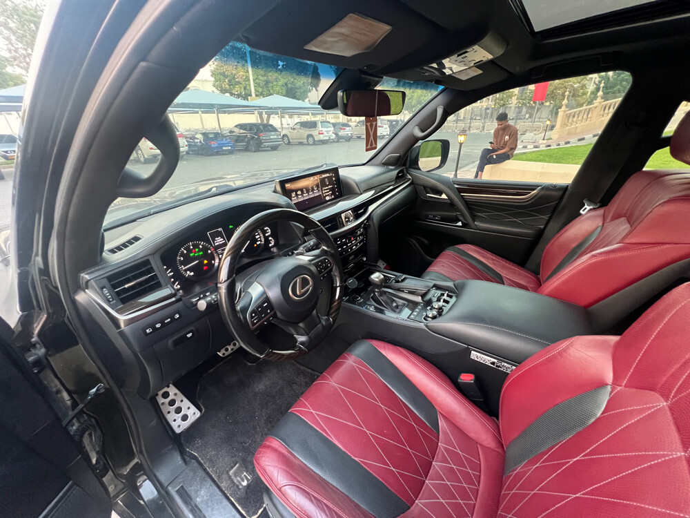 LX570 black editon 2019 - 8
