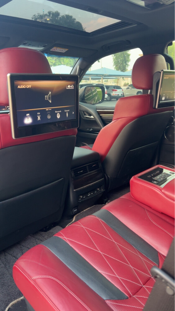 LX570 black editon 2019 - 17