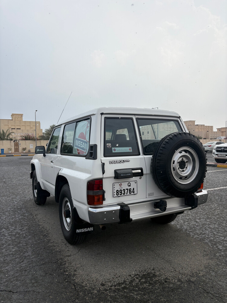 للبيع نيسان باب ٩٠ - 5