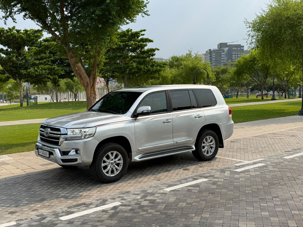 Toyota Land Cruiser GXR V8  - 2